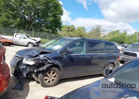 2008 Chrysler Town & Country Touring from USA, damaged, VIN 2A8HR54P38R635253